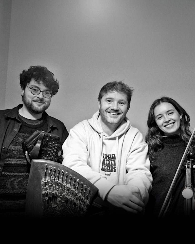 Oisín Morrison, Sárán Mulligan & Muirine Nic Róibín